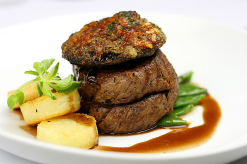 Schalk's beef fillet with stuffed mushroom and marrow and echalotte crust.