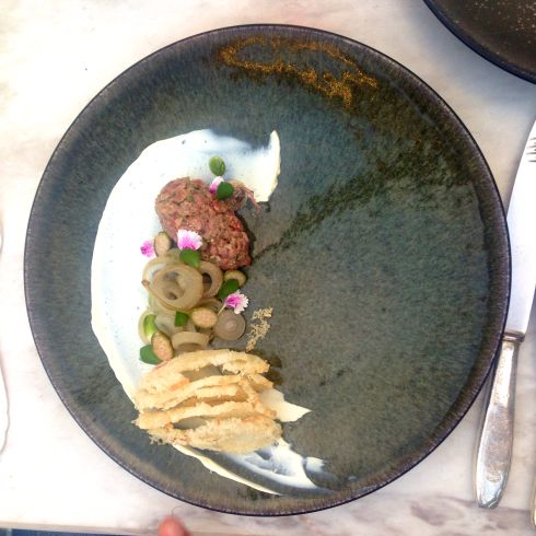 Steak tartare, onions, horseradish - served with Sutherland Pinot Noir 2014